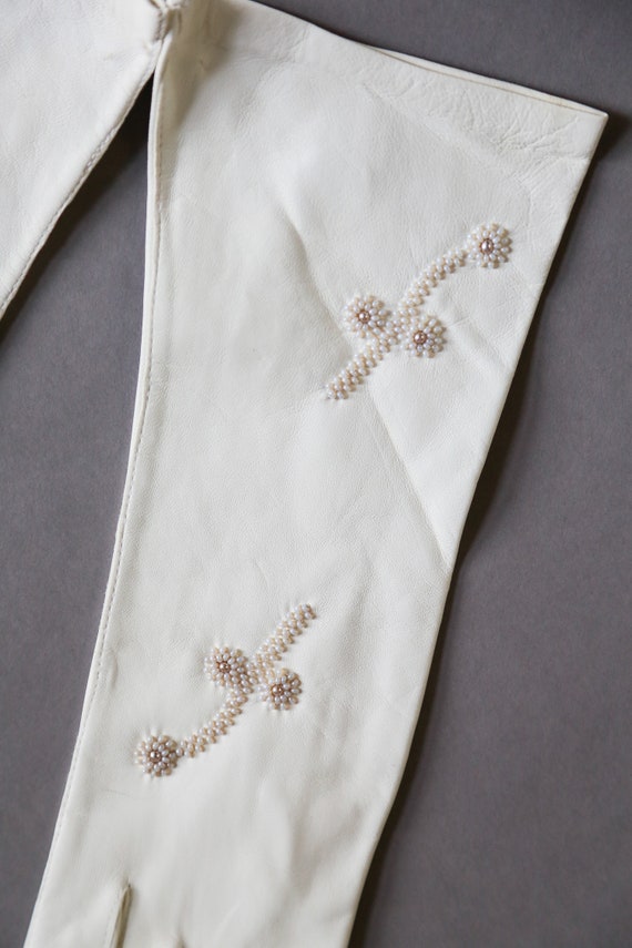 Deer Skin White Embroidered Wedding Gloves | Kids… - image 5