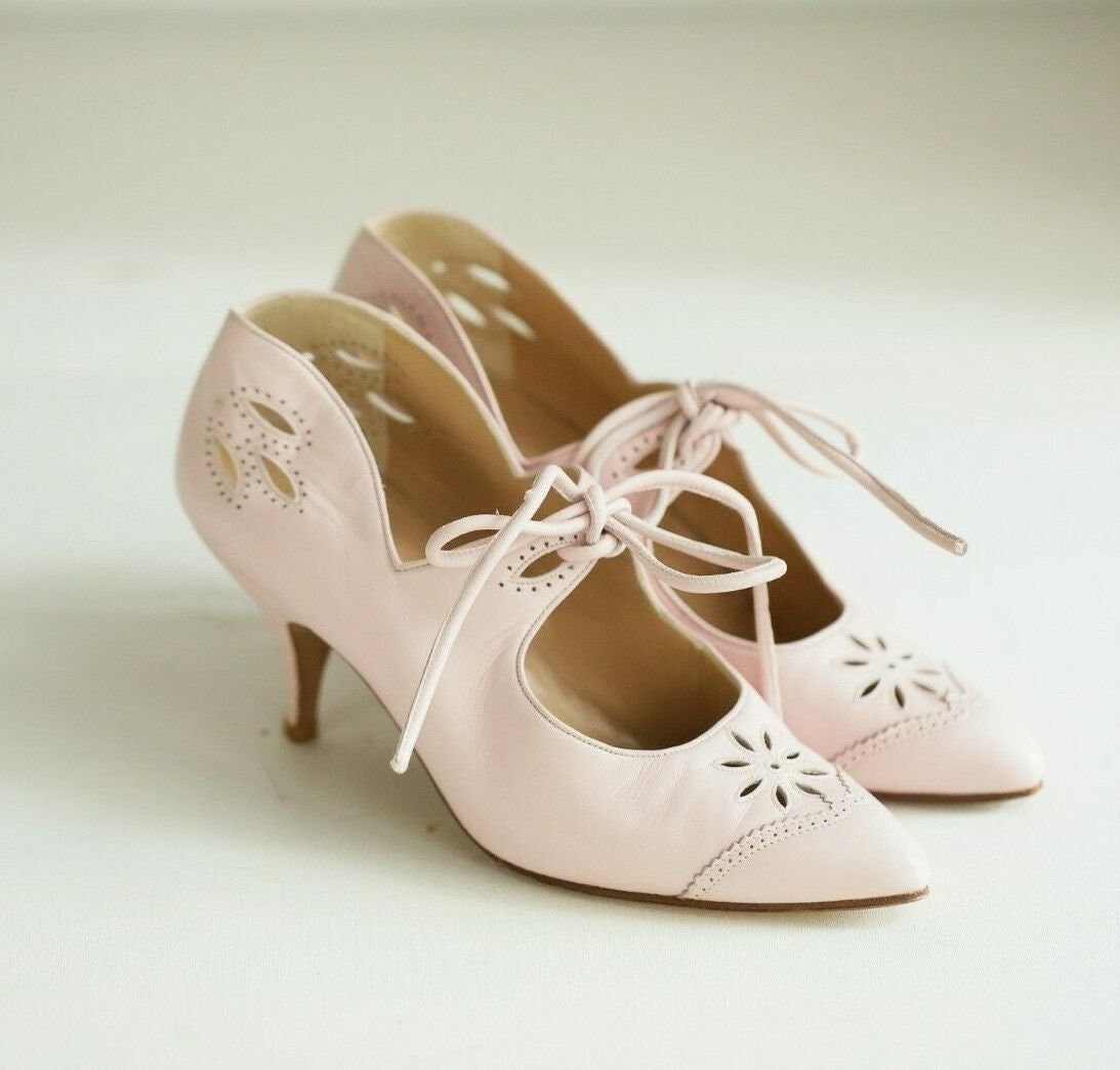 Maud Frizon Paris Baby Pastel Pink Cut Out Floral Lace up Leather 