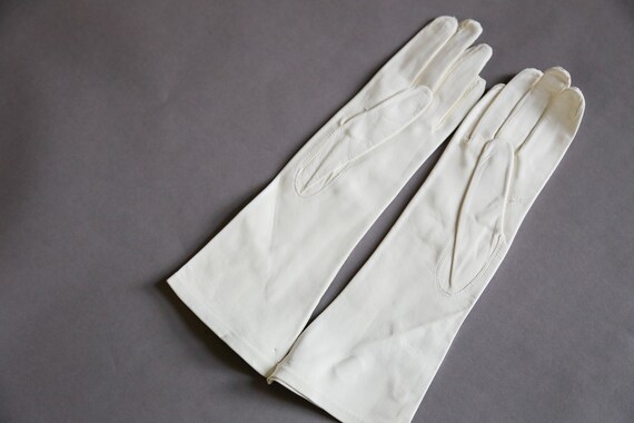 Deer Skin White Embroidered Wedding Gloves | Kids… - image 8