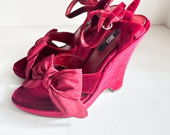 Vintage Y2K J Lo. By Jennifer Lopez Burgundy Red Velvet Wedge Heels