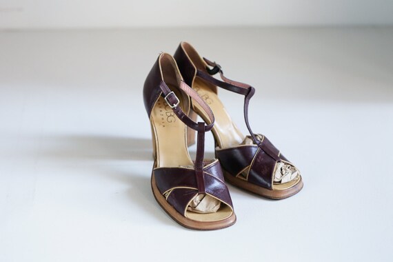 90s Square Toe Leather Sandal Heels | BCBG Max Azr