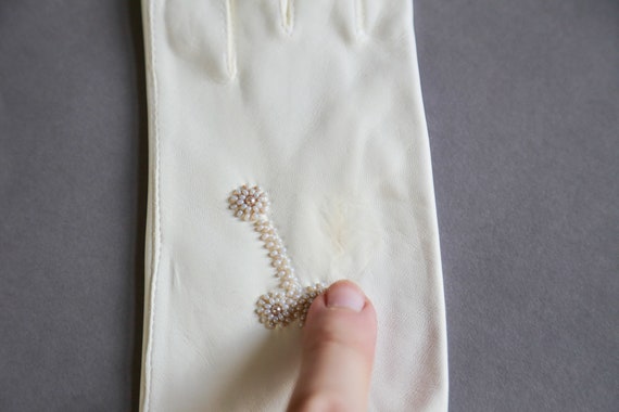 Deer Skin White Embroidered Wedding Gloves | Kids… - image 7