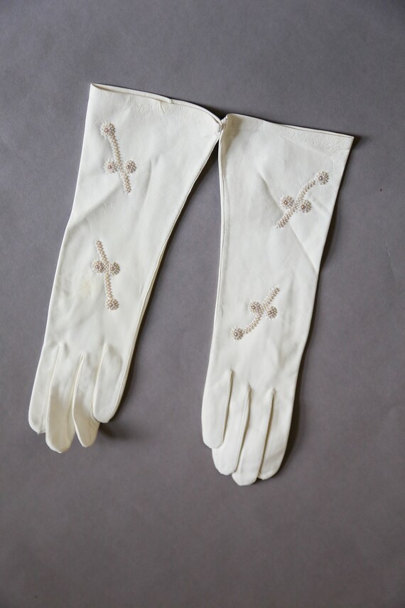 Deer Skin White Embroidered Wedding Gloves | Kids… - image 3