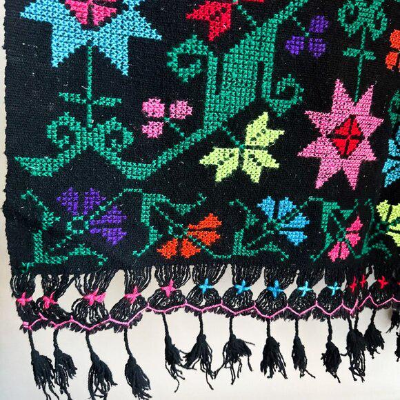 ヴィンテージ 刺繍 ポンチョ ケープ 80's ビンテージ 刺繍入り ポンチョ風 ケープ コート - Chago Chago