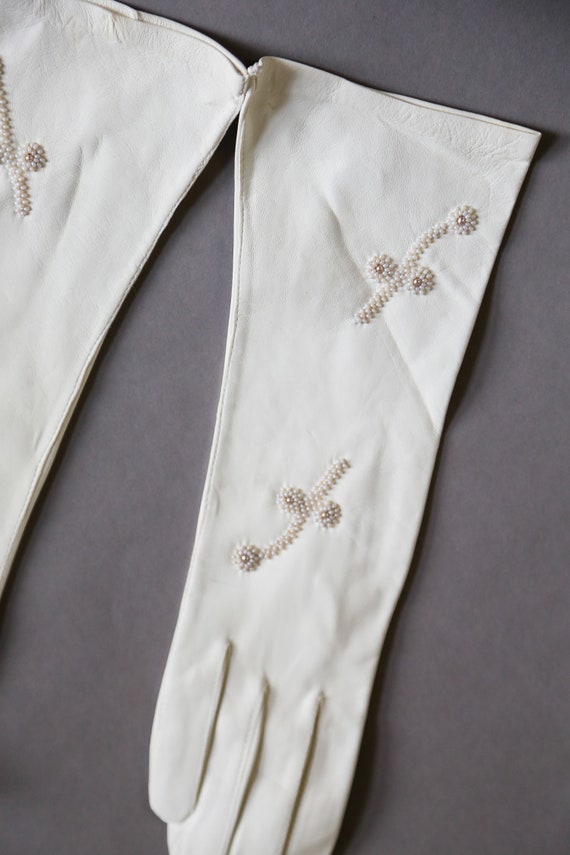 Deer Skin White Embroidered Wedding Gloves | Kids… - image 4