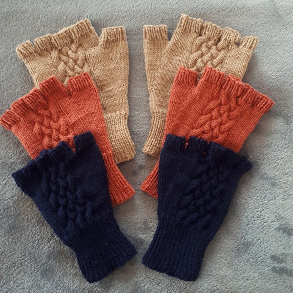 Lorale Fingerless Gloves (Knitting Pattern)