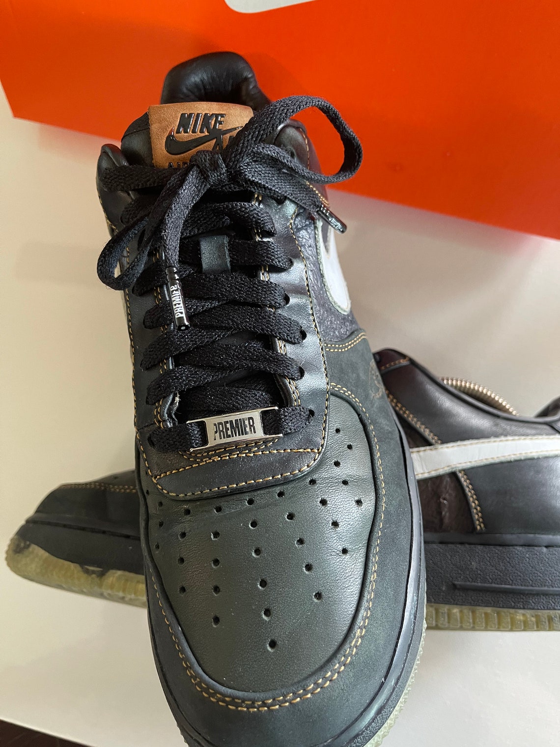 nike duck boots black gum bottom