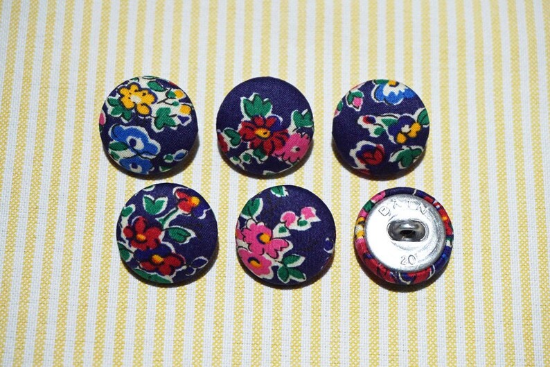 Metal Shanks, Metal Flatbacks 20mm 6 Blue with Vivid Flowers Fabric Covered Buttons