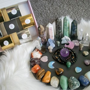 Crystal Advent Calendar 7 Day | Raw and Tumbled Stones | Statement Crystals