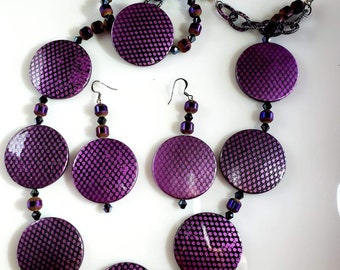 Beaded Purple Round Necklace, Beaded Bracelet and Beaded Drop Earrings Handmade (SKU #UV3P900)