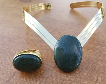 Hunter green, V shaped Choker; Hunter green oval gold ring (UV2P1007)