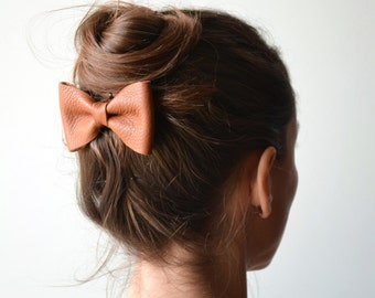 Brown leather hair bow / Brown bow clip / Bowtie / Hair accessories / Brown genuine leather / Christmas gift