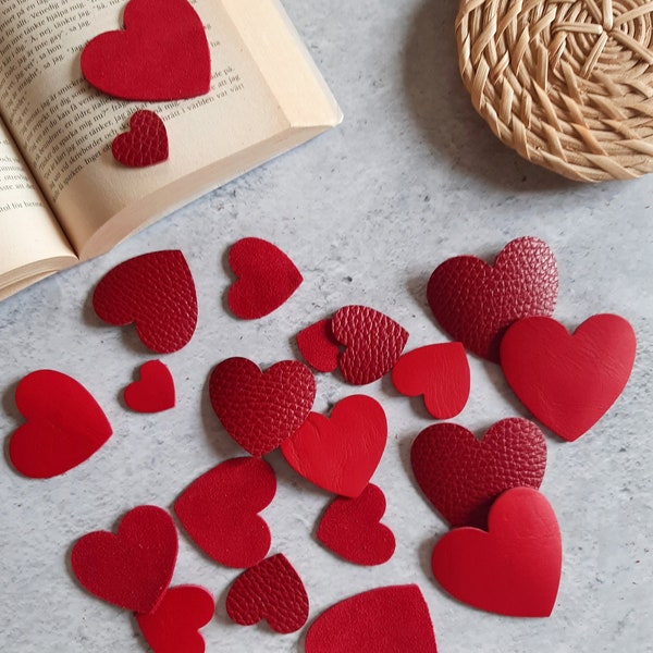 Coeurs en cuir rouge / Coeurs découpés en cuir rouge / Patch en cuir en forme de cœur / Fournitures en cuir / Cuir authentique / Cadeau Valentines