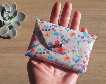 Estuche de tarjeta de PVC con flores pequeñas / Base lechosa / Soporte de tarjeta de sobre de PVC personalizado / Regalo de Navidad / Estuche de tarjeta vegano