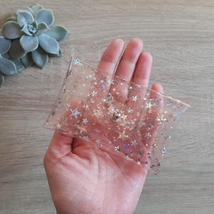 Kaartenetui van transparant pvc met iriserende sterren / Gepersonaliseerde kaarthouder / Visitekaartjesdoosje / Veganistisch kaartetui / Kerstcadeau