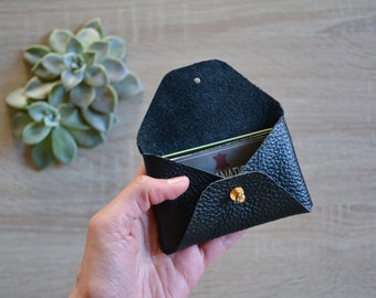 Housse à carte en cuir noir / Porte-carte d’enveloppe noir / Housse pour carte de visite en cuir noir / Cuir véritable / Cadeau de Noël / Portefeuille en cuir