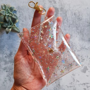 Estuche de tarjeta de PVC transparente con estrellas iridiscentes / Titular de tarjeta personalizado / Estuche de tarjeta de visita / Estuche de tarjeta vegana / Regalo de Navidad Large+Lobster hook