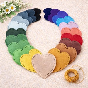 Paire de coudières/coudes coeurs en cuir suédé - à réparer ou à décorer - perforés ou non