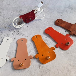 犬の形のレザーコードラップ / レザーケーブルホルダー / レザーコードオーガナイザー / レザーケーブルホルダー / レザーケーブルオーガナイザー