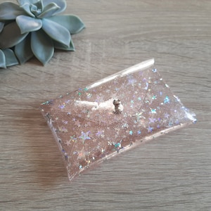 Estuche de tarjeta de PVC transparente con estrellas iridiscentes / Titular de tarjeta personalizado / Estuche de tarjeta de visita / Estuche de tarjeta vegana / Regalo de Navidad imagen 3