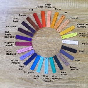 Etichetta in pelle personalizzata / Etichetta in pelle personalizzata / Etichetta con nome in rilievo / Etichetta per oggetti fatti a mano / Etichetta calza natalizia personalizzata