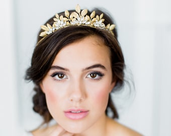 CAMELLIA bohemian bridal tiara, romantic gold wedding crown, boho headpiece with leaves and crystals