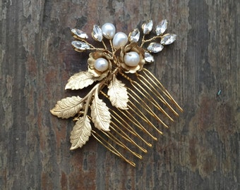 HESTIA - gold bridal comb with crystals, bohemian wedding comb with pearls and flowers and leaves