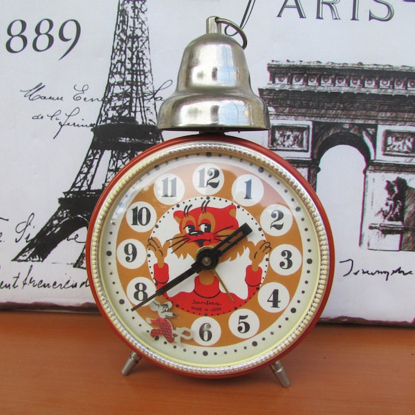 Vintage alarm clock  Red alarm clock  Vintage table clock   JANTAR Soviet clock  Red working mechanical clock   Desk clock  Office decor