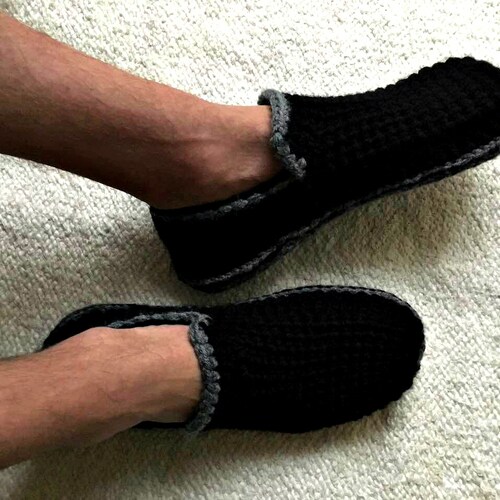 Black Men's Slippers with Felt Soles, Crochet Slippers, Felted Slipper Soles, House Shoes, Men Slippers, Mens Shoes, Gift for Men, Mens Gift