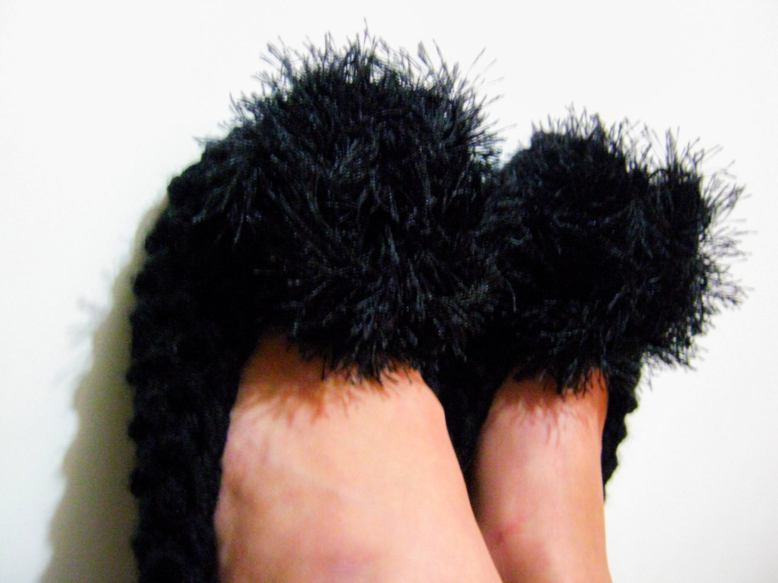 black knitted slippers for women, pompom slippers, chunky slippers, ballet flats, knit slippers, women slippers, house shoes, gi