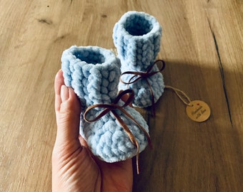 Extra Soft Chunky Baby Booties, Crochet Baby Booties, Baby moccasins, Chenille Velvet Booties,