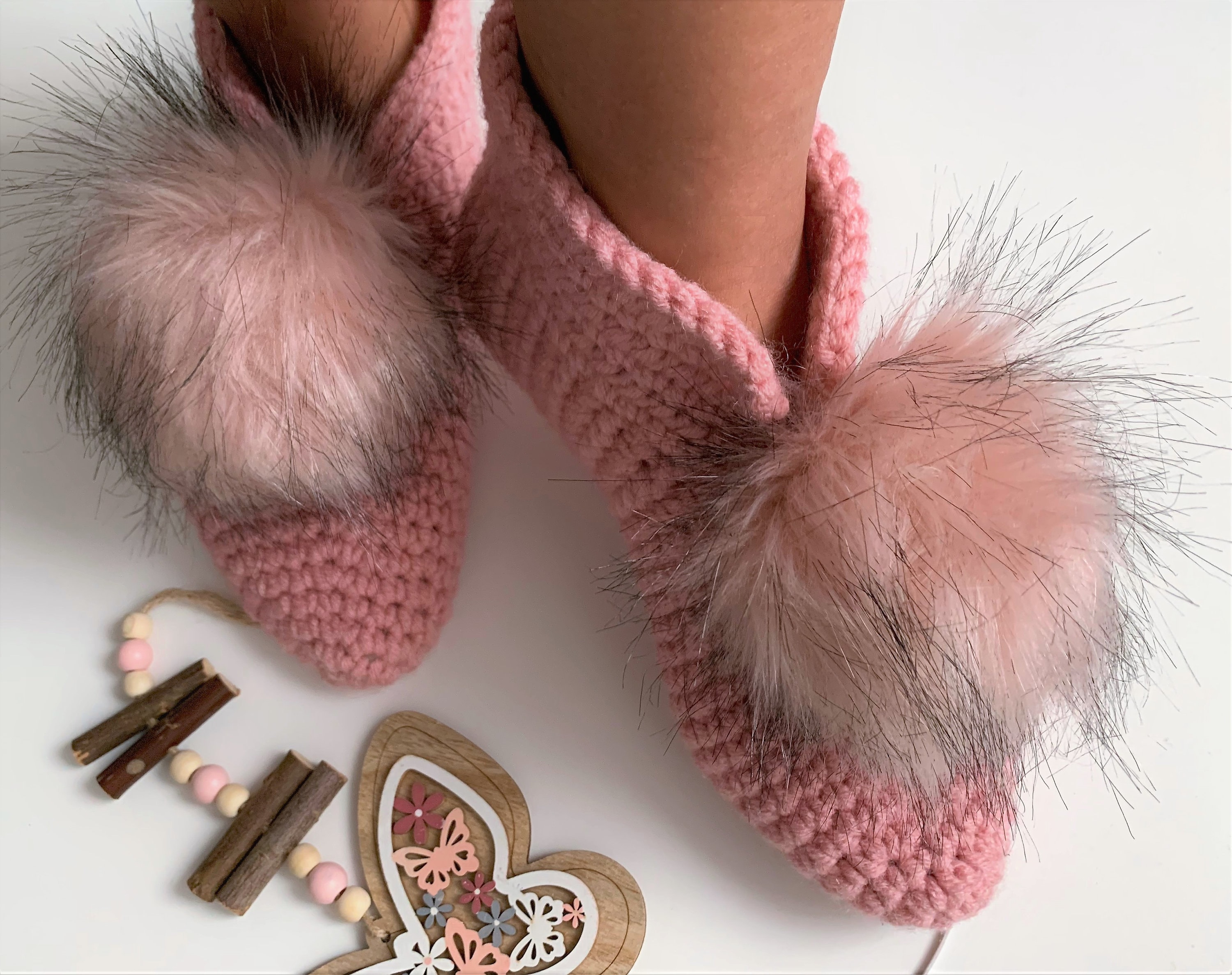 Women Fuzzy Panel Bedroom Slippers, Preppy Pink Fuzzy Slippers, CN36-37 Pink Faux Fur