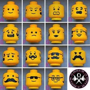 K&ouml;nnte beinhalten: Ein Set mit 15 gelben LEGO Minifigurenk&ouml;pfen mit verschiedenen Gesichtsausdr&uuml;cken und Designs, darunter Sonnenbrillen, Schnurrb&auml;rte und Augenbrauen. Die K&ouml;pfe sind in einem Raster auf einem grauen Hintergrund angeordnet. Das Bild enth&auml;lt auch ein schwarzes und pinkfarbenes Logo mit dem Text "HOLES & INK" und einem Design mit gekreuzten T&auml;towiermaschinen.