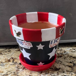 15 cm lerkruka dekorerad för att fira USA:s 250-årsjubileum