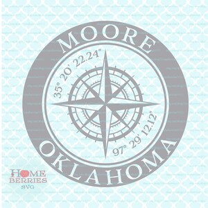 Moore Oklahoma OK Cidade natal Casa Rosa dos ventos Latitude Longitude Coordenadas náuticas svg dxf eps ai arquivos de corte para Cricut Silhouette
