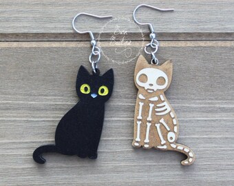 Orecchini in legno a forma di scheletro di gatto nero, gioielli di Halloween, gattino spettrale, acero, dipinti a mano, 31 ottobre, costume, adoro i gatti, a forma di animale