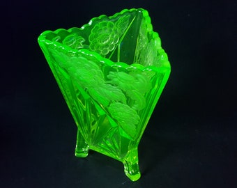 Pin Dish To Enjoy High Reputation In The International Market Art Glass Art Deco Sowerby Green Frosted Glass Large Vanity/dressing Table Tray