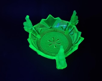 Very Rare Brockwitz Art Deco uranium green glass sealions centrepiece set
