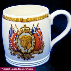 86mm Antique 1935 King George V silver jubilee mug, vintage royal memorabilia, silver jubilee mug, antique royal memorabilia George V mug #2