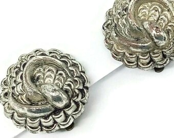 2cm 1950s Vintage clip on earrings, vintage earrings, 1950s clip on earrings, silvertone earrings, midcentury earrings, vintage gift for her