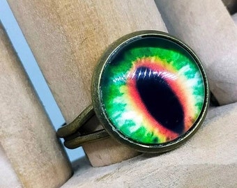 GREEN Handmade ring, dragon eye ring, Handmade eye ring, gothic ring, fantasy ring, Halloween ring, steampunk ring, handmade gothic ring
