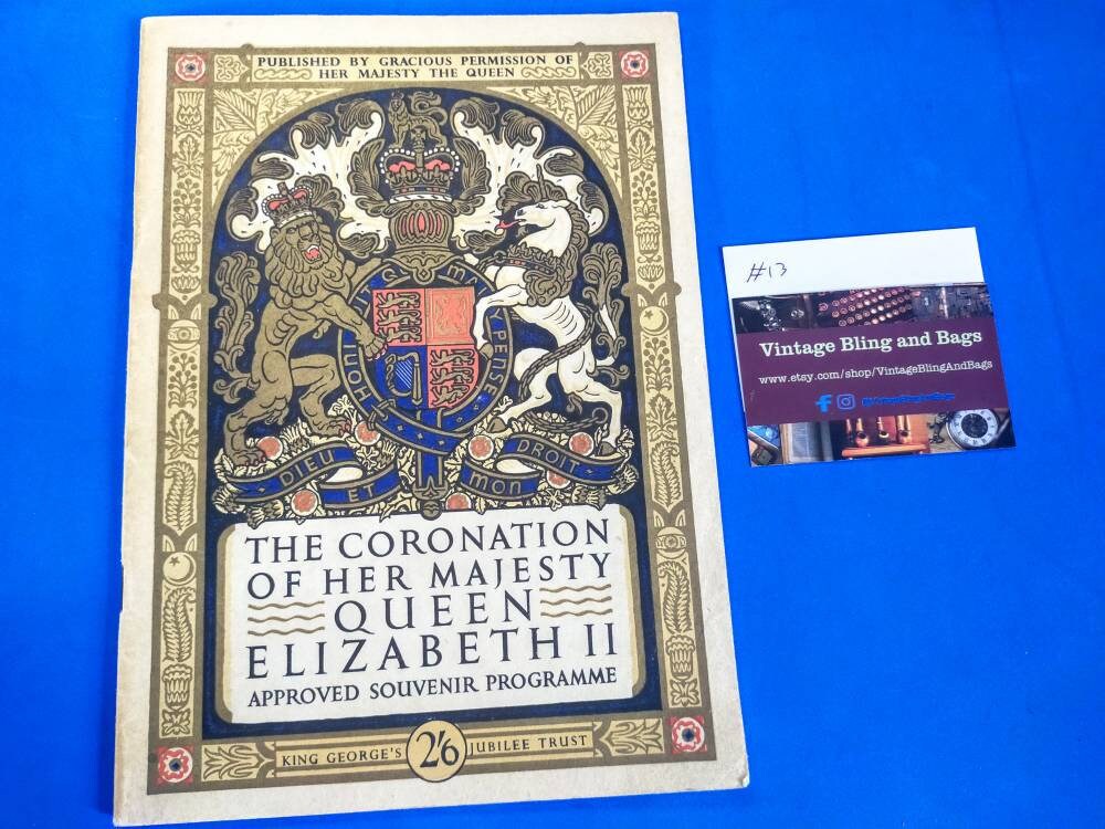 Queen Elizabeth II Coronation  Souvenir Gift Box