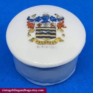 26x33mm 1930s Antique Blackpool crestware miniature box, Blackpool china box, vintage Blackpool crested china box, souvenir knick-knack #26