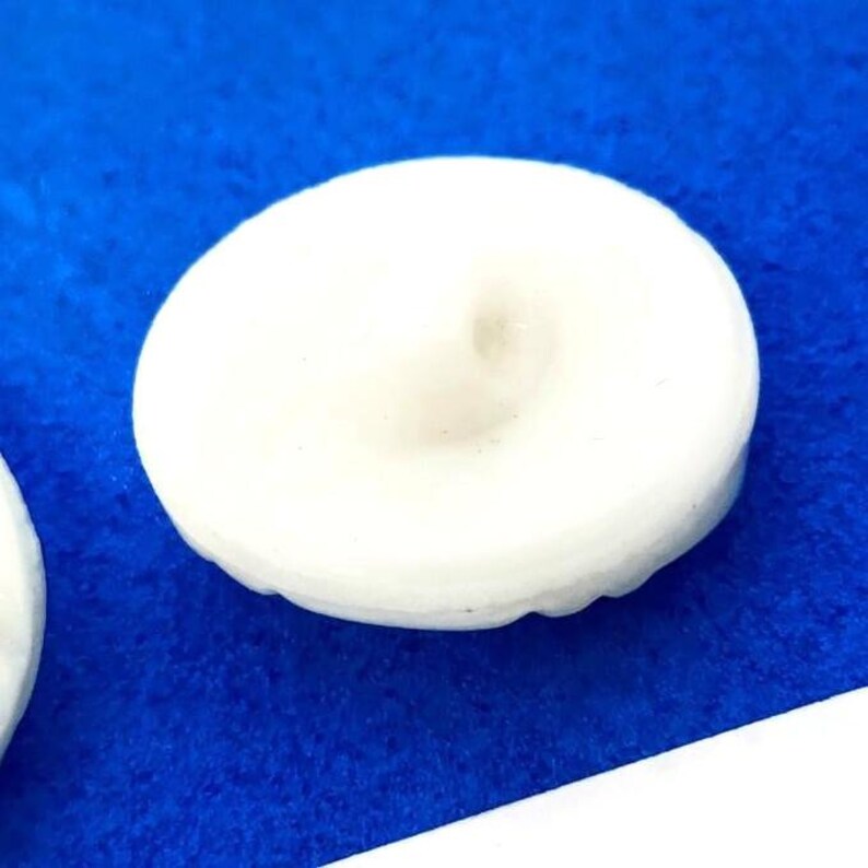 6 18mm unused 1930s vintage white buttons, vintage white glass buttons, glass buttons, art deco glass buttons, sewing notions, haberdashery image 4