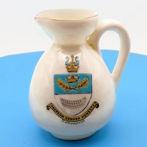 Jarra miniatura antigua de cerámica con escudo de Devonport de la década de 1930, 61 mm, jarra miniatura de cerámica con escudo de Plymouth, jarra de porcelana con escudo vintage, adorno de cerámica.