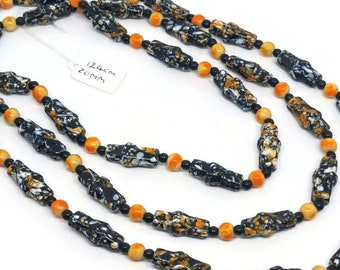 124cm 20mm vintage 1980s necklace, black and orange necklace, black bead necklace, 1980s splatter bead necklace, 1980s plastic bead necklace