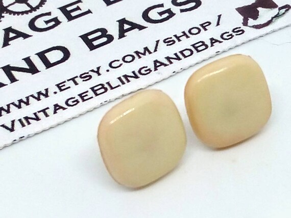 1cm NOS LIGHT PEACH 1980s square earrings, 1980s p