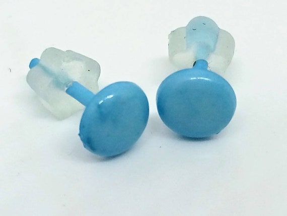 5mm NOS LIGHT BLUE 1980s earrings, small 1980s blu