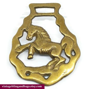94x75mm Vintage horse brass, cottagecore, vintage horse decoration, leaping horse brass, traditional horse brass plaque, farmhouse decor