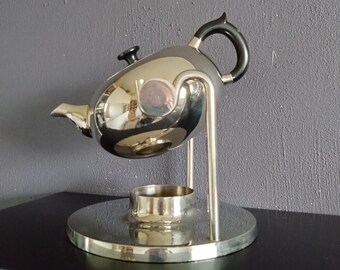 Very rare teapot, Curiosities - Vintage Tumbler Teapot - Bakelite and Chrome - 1950s. Bauhaus style